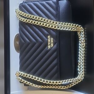 Victoria's Secret Pebbled V-QuiltStreet shoulder Bag Chain Strap Purse